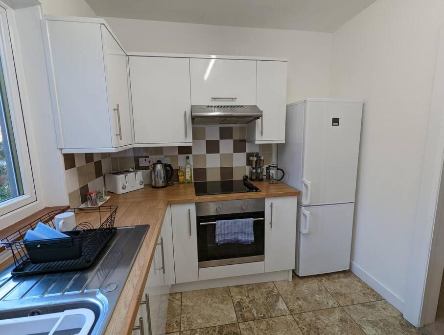 Two Bedroom Flat In Bridge Of Allan, Stirling Экстерьер фото